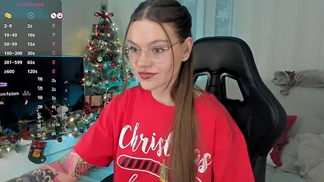 Snapshot of Marta_May_ chatting on 18, 12, 2024 Marta May online show from 18, 12, 2024