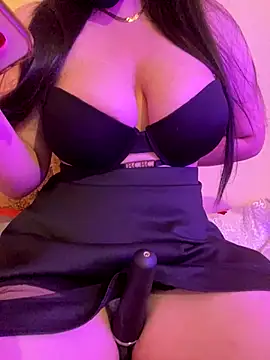 Cameelia online show from 5, 11, 2025