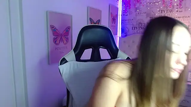 Ivyy Crystal online show from 14, 2, 2025