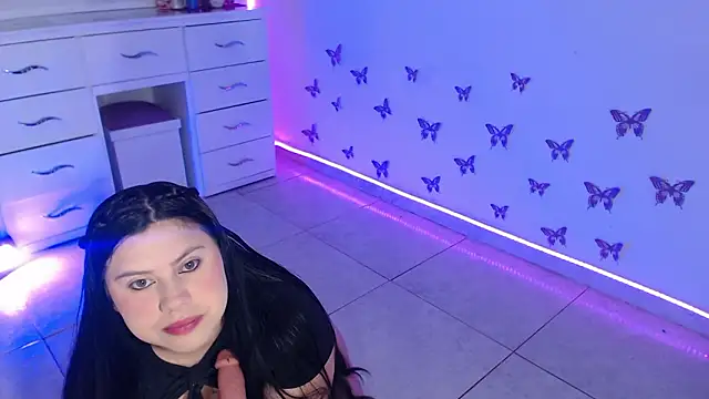 April sexycurvi online show from 8, 3, 2026