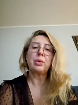 Snapshot of MariaRichi_ chatting on 10, 2, 2026 MariaRichi online show from 10, 2, 2026