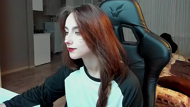 Snapshot of SilverDream chatting on 19, 2, 2025 SilverDream online show from 19, 2, 2025