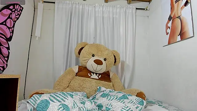 Snapshot of sweet_amalia4 chatting on 11, 9, 2025 sweet amalia4 online show from 11, 9, 2025