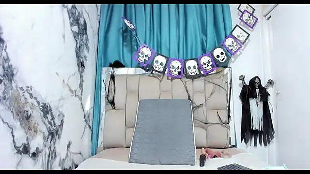 dafne queenn online show from 20, 10, 2025