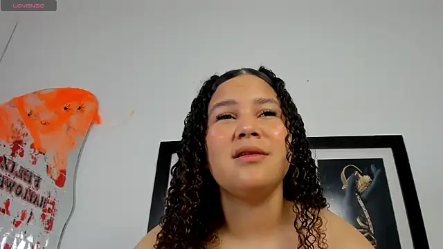 Snapshot of zoee_lovv chatting on 24, 10, 2025 zoee lovv online show from 24, 10, 2025