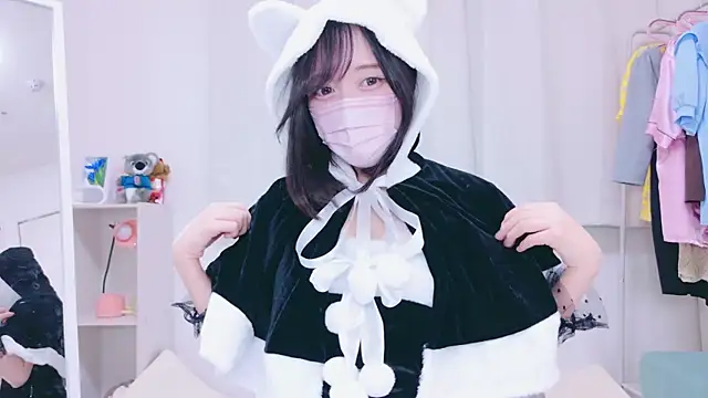 Snapshot of Yurie_ chatting on 15, 12, 2024 Yurie online show from 15, 12, 2024