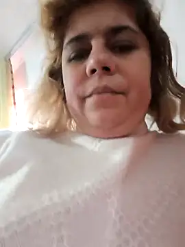 Snapshot of AnnyLwe chatting on 30, 11, 2025 AnnyLwe online show from 30, 11, 2025