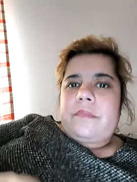 Snapshot of AnnyLwe chatting on 2, 12, 2025 AnnyLwe online show from 2, 12, 2025