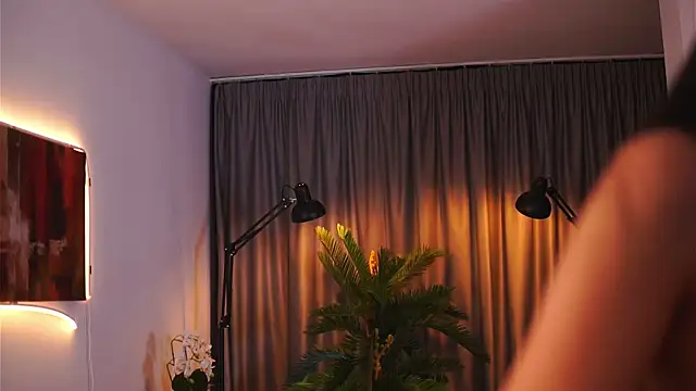 GinaValentinna online show from 20, 2, 2025