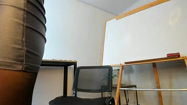 Caroline dh online show from 9, 3, 2026