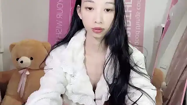 Snapshot of Lili-2 chatting on 7, 12, 2024 Lili-2 online show from 7, 12, 2024