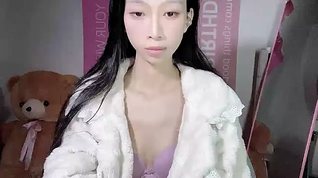 Snapshot of Lili-2 chatting on 8, 12, 2024 Lili-2 online show from 8, 12, 2024