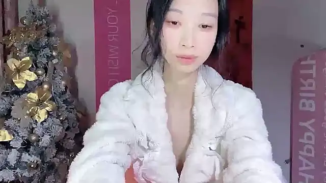 Snapshot of Lili-2 chatting on 1, 1, 2025 Lili-2 online show from 1, 1, 2025