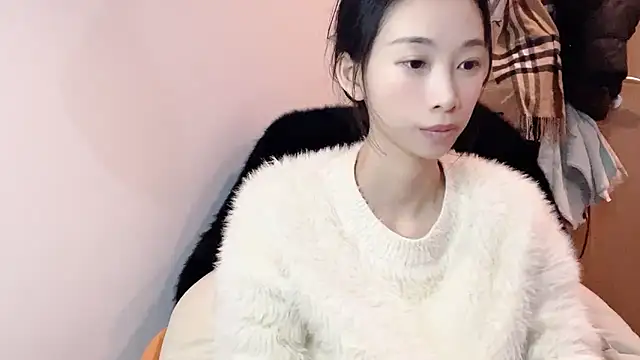 Snapshot of Lili-2 chatting on 10, 1, 2025 Lili-2 online show from 10, 1, 2025