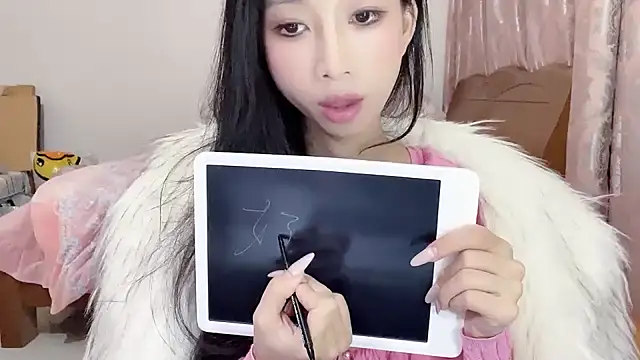 Snapshot of Lili-2 chatting on 12, 2, 2025 Lili-2 online show from 12, 2, 2025