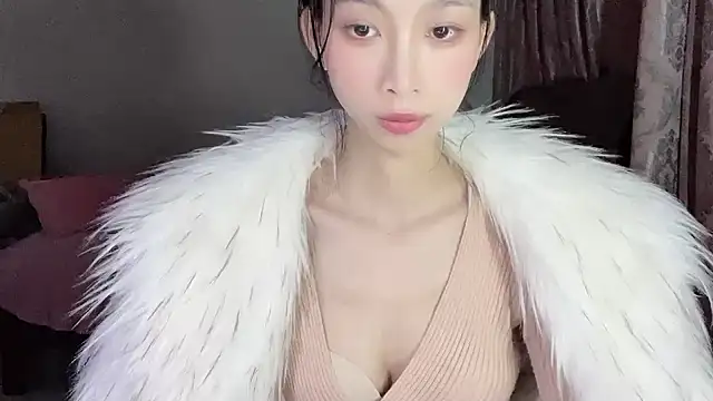 Snapshot of Lili-2 chatting on 18, 2, 2025 Lili-2 online show from 18, 2, 2025