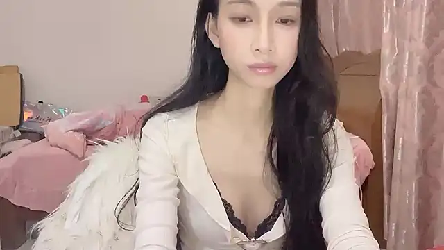Snapshot of Lili-2 chatting on 9, 3, 2025 Lili-2 online show from 9, 3, 2025