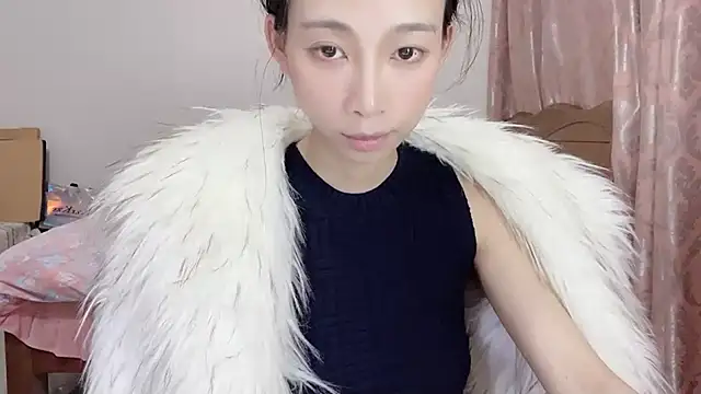 Snapshot of Lili-2 chatting on 11, 3, 2025 Lili-2 online show from 11, 3, 2025