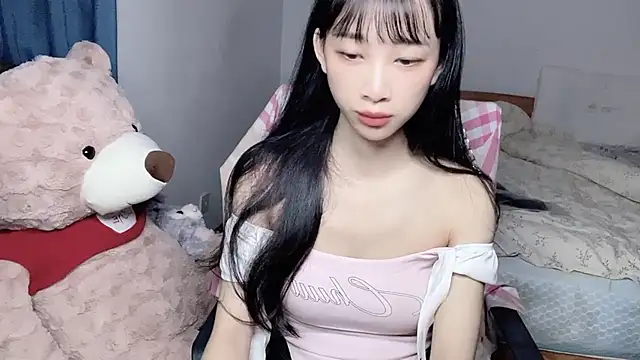 Snapshot of Lili-2 chatting on 30, 9, 2025 Lili-2 online show from 30, 9, 2025