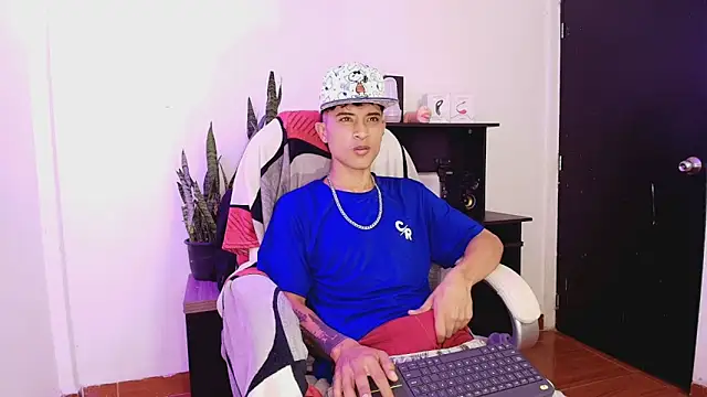 Edward Milleer online show from 5, 11, 2025