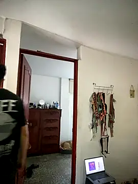 Jestebanano online show from 11, 9, 2025