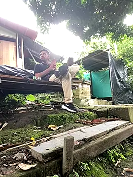 Jestebanano online show from 3, 10, 2025