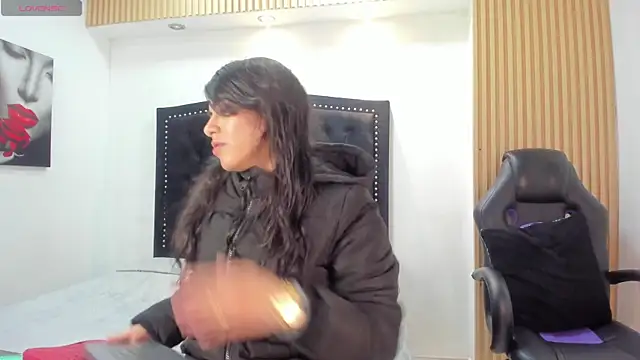 Melodi Roux online show from 17, 4, 2026