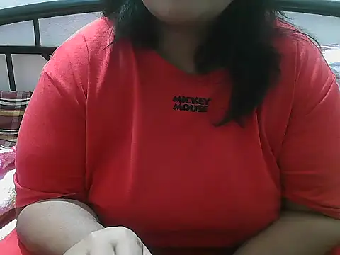 Snapshot of Queen_of_boobs01 chatting on 3, 12, 2025 Queen of boobs01 online show from 3, 12, 2025