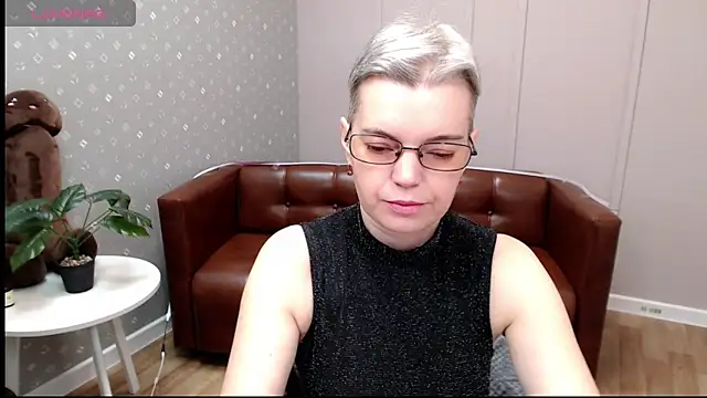 Cutie Erikaa1 online show from 5, 12, 2025