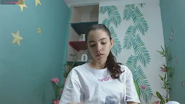 Mia-kalinfa online show from 7, 12, 2024