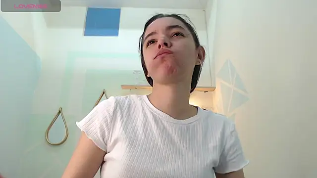 Mia-kalinfa online show from 21, 2, 2025