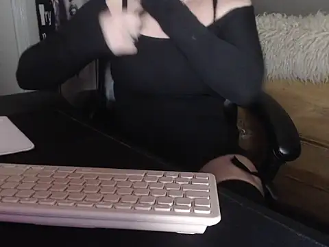 BettyDavisX online show from 27, 12, 2024