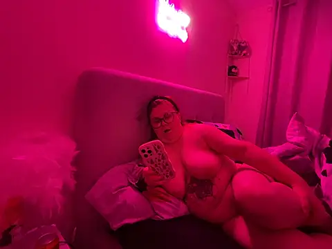 Snapshot of Tallulah-mae-xoxox chatting on 11, 1, 2025 Tallulah-mae-xoxox online show from 11, 1, 2025