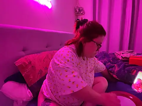 Snapshot of Tallulah-mae-xoxox chatting on 1, 2, 2025 Tallulah-mae-xoxox online show from 1, 2, 2025