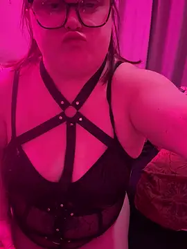 Snapshot of Tallulah-mae-xoxox chatting on 10, 2, 2025 Tallulah-mae-xoxox online show from 10, 2, 2025