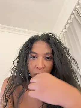 Snapshot of IamCrystal2 chatting on 16, 5, 2026 IamCrystal2 online show from 16, 5, 2026
