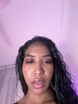 Snapshot of IamCrystal2 chatting on 25, 5, 2026 IamCrystal2 online show from 25, 5, 2026