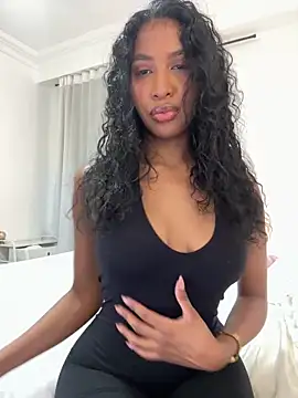 Snapshot of IamCrystal2 chatting on 3, 6, 2026 IamCrystal2 online show from 3, 6, 2026
