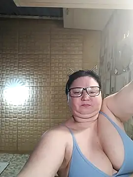 Snapshot of Holly-69 chatting on 9, 5, 2026 Holly-69 online show from 9, 5, 2026
