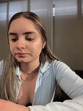 imlindapink online show from 15, 10, 2025