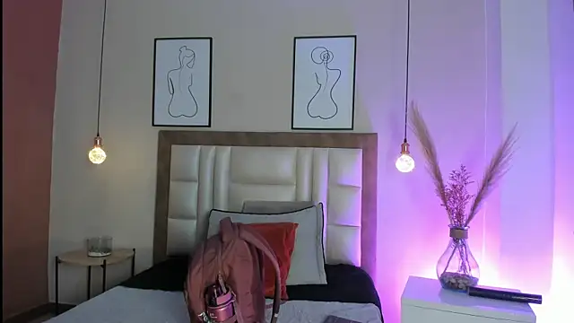 LaraGoldd online show from 11, 2, 2026