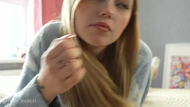 norakisses online show from 6, 3, 2025