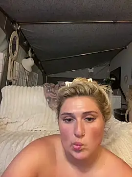 Snapshot of mimiprincessxoox chatting on 28, 9, 2025 mimiprincessxoox online show from 28, 9, 2025