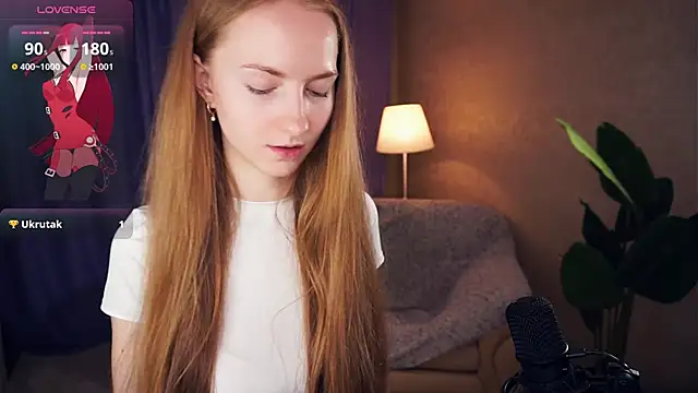 EsmaCarll online show from 12, 3, 2025