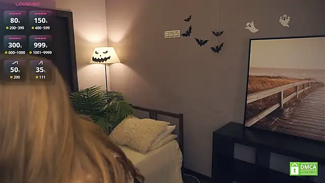 EsmaCarll online show from 25, 11, 2025