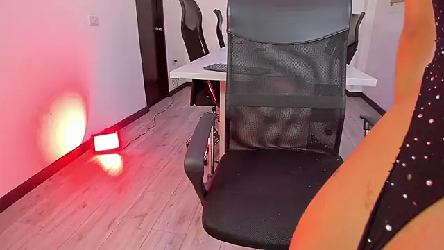 Snapshot of NairobiLee chatting on 20, 12, 2025 NairobiLee online show from 20, 12, 2025