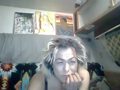 Snapshot of HoneyBdaQueen chatting on 25, 1, 2025 HoneyBdaQueen online show from 25, 1, 2025