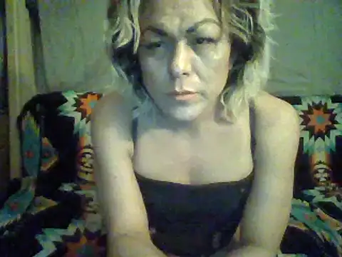 Snapshot of HoneyBdaQueen chatting on 25, 1, 2025 HoneyBdaQueen online show from 25, 1, 2025