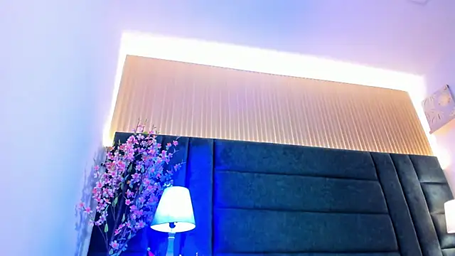 NaomyBaez online show from 12, 12, 2024