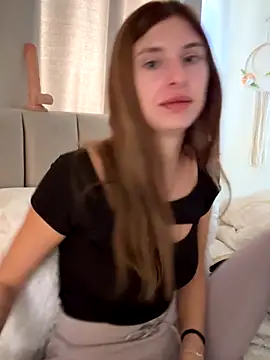 emma05 online show from 10, 10, 2025